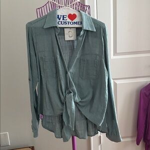 Wishlist Apparel Green Button-Up Blouse